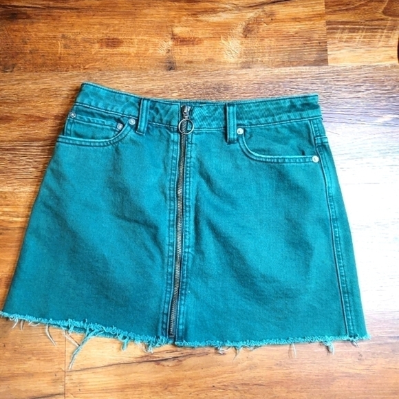 We the Free green denim mini skirt size 26 Wilderness raw Hem zip free - Picture 1 of 11